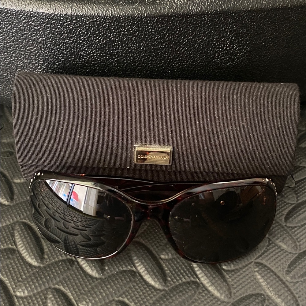 Dolce & Gabbana 100% Authentic Vintage 1669 Black And Brown Print Sunglasses